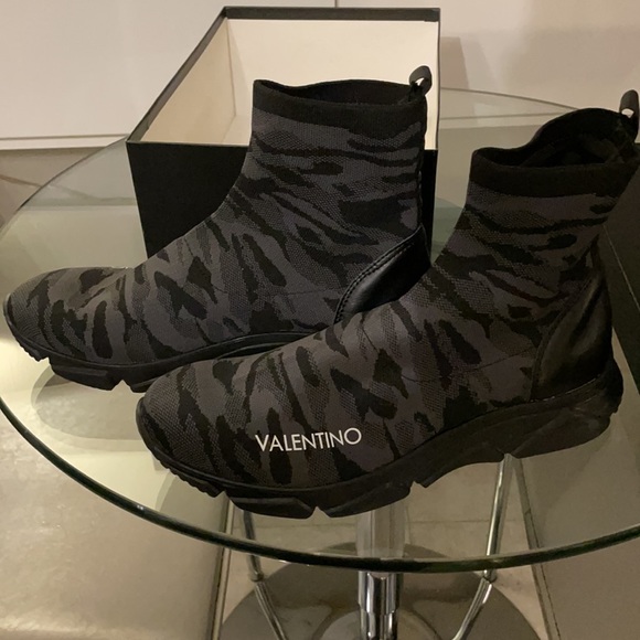 SOLD- Valentino shoes size 43 - Picture 10 of 11